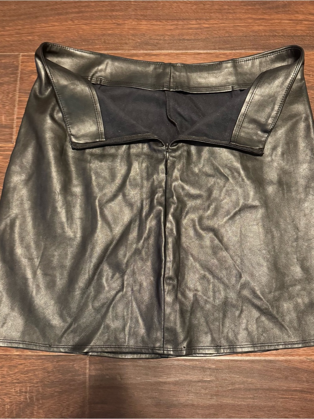 Old Navy Women’s Black Faux Leather Mini Skirt Size Medium